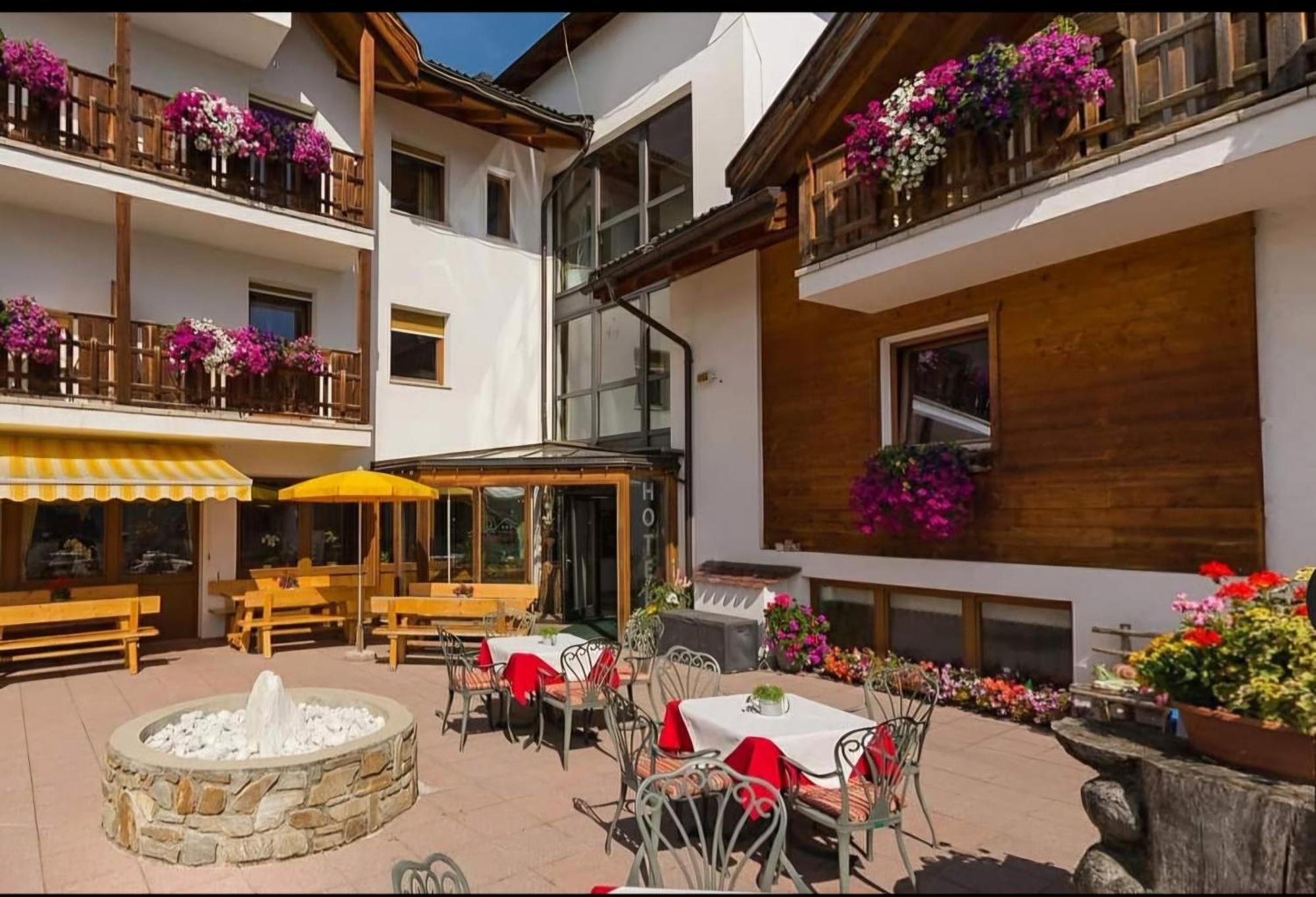 Hotel Tonnerhof 라시네스 외부 사진